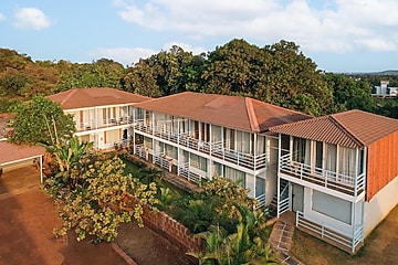 PERFECTSTAYZ KOKO MAYA NEAR MORJIM BEACH